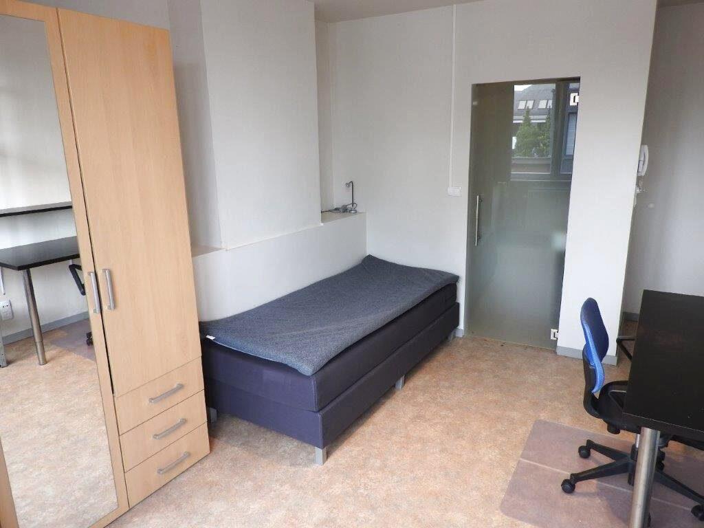 Kamer 8 — enkele kamer — 2/6